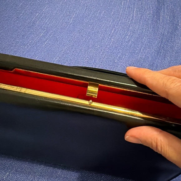 Vintage Sophisticated Black Leather Shoulder Bag Genuine Leather Medium Size - Picture 12 of 16